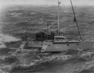 A insana jornada de um barco rumo à pior das tempestades